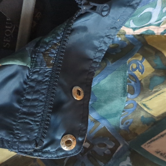 Vintage 80s windbreaker - Picture 2 of 12